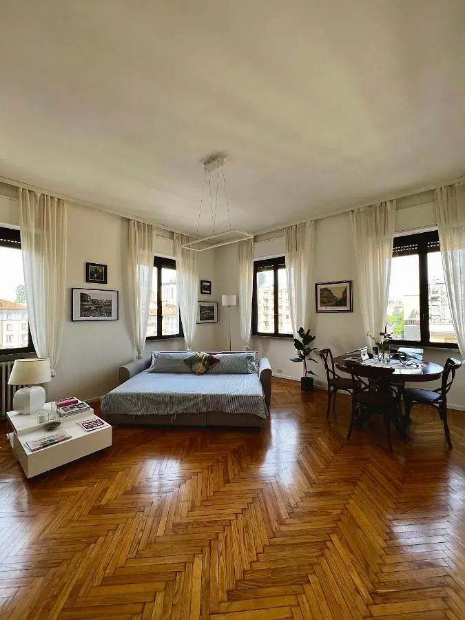 #Private Room In Brera District Milan 0*,