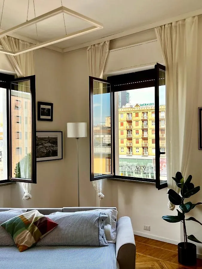 #Private Room In Brera District Milan Homestay